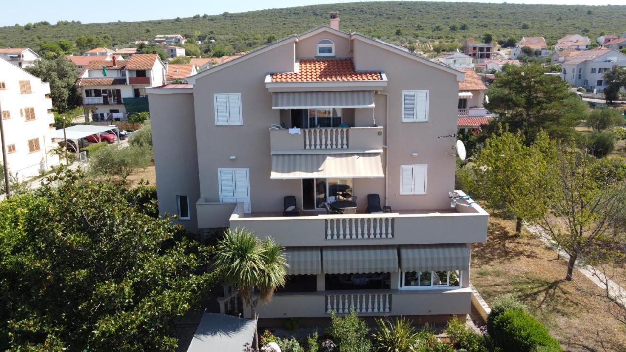 Apartmani Villa Elvira Sukošan Exterior foto